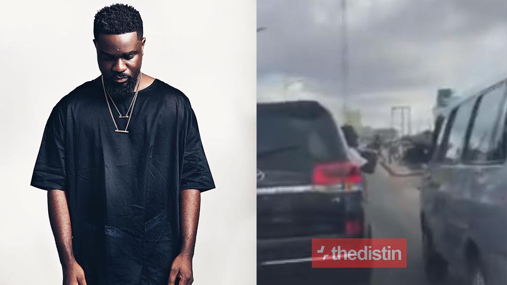 See Sarkodie's Reaction After Seeing His Picture At The Back Of A Trotro In Town (Video)
